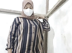 Viral!! Beautiful Teacher Is Masturbating