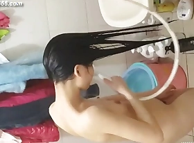 peeping chinese girls bathing.***